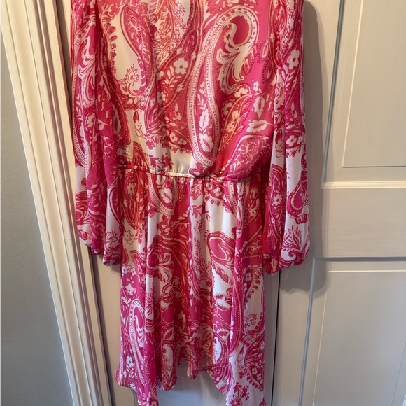 Taylor Pink and White Dress - Picture 3 of 7